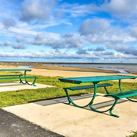 Sweetwater Hideaway - Blocks To Lake Erie! 克林顿港 外观 照片